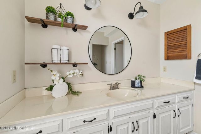 6102 W 1ST Manor, Palatka, FL 32177