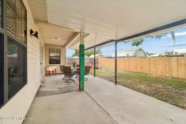 6102 W 1ST Manor, Palatka, FL 32177