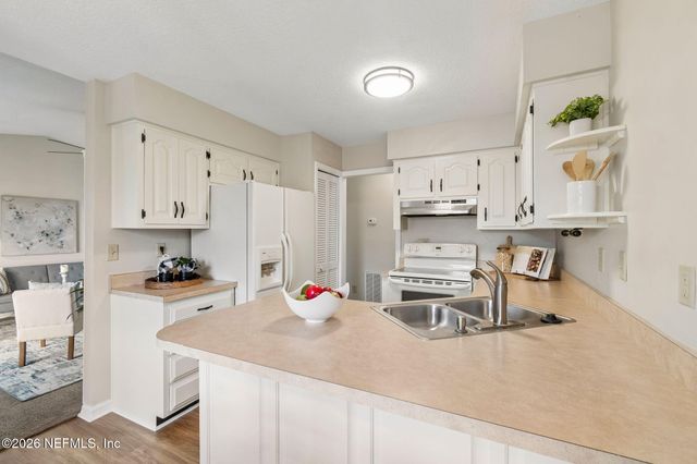 6102 W 1ST Manor, Palatka, FL 32177