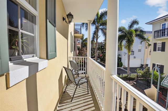 1037 W Heritage Club Circle, Delray Beach, FL 33483