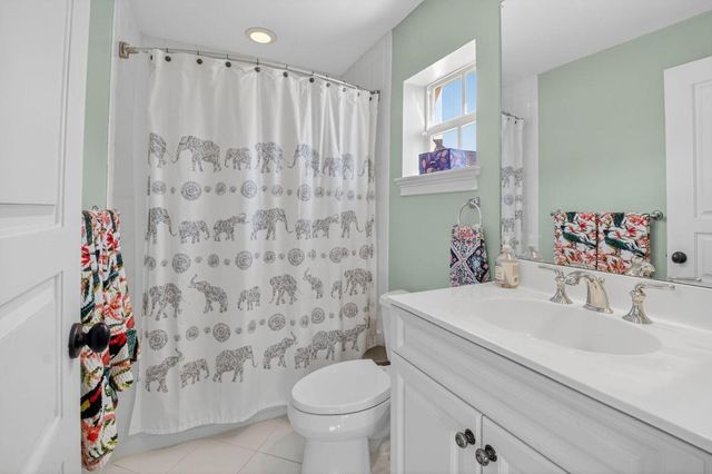 1037 W Heritage Club Circle, Delray Beach, FL 33483