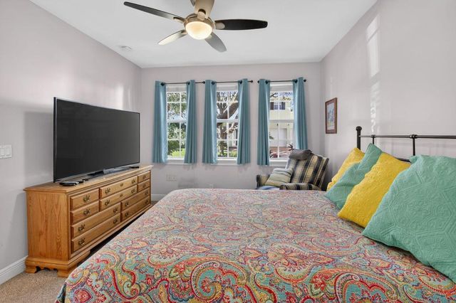 1037 W Heritage Club Circle, Delray Beach, FL 33483