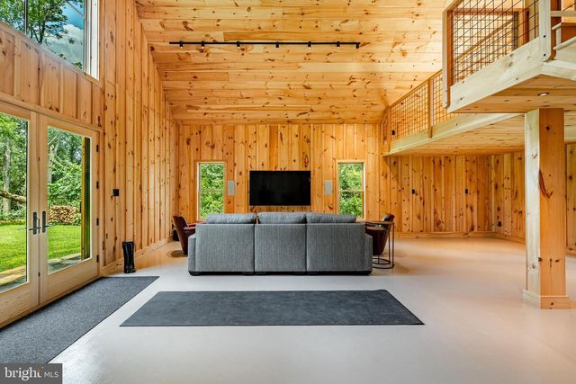 7 BITTERSWEET DR, West Chester, PA 19382