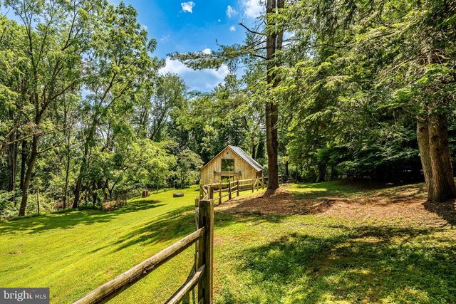 7 BITTERSWEET DR, West Chester, PA 19382