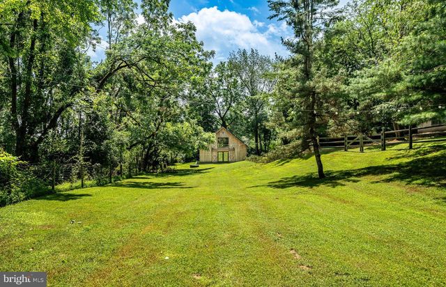 7 BITTERSWEET DR, West Chester, PA 19382