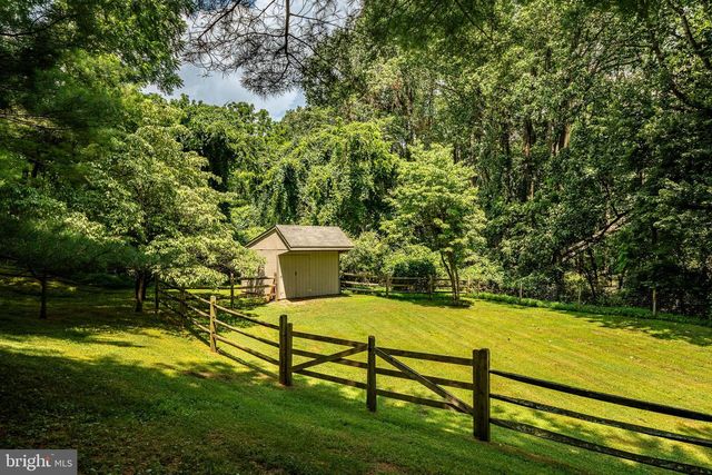 7 BITTERSWEET DR, West Chester, PA 19382