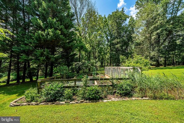 7 BITTERSWEET DR, West Chester, PA 19382