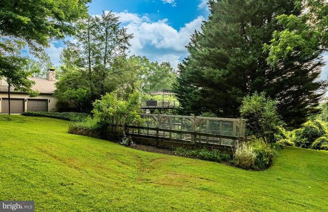 7 BITTERSWEET DR, West Chester, PA 19382
