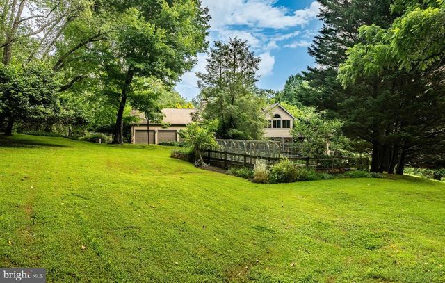 7 BITTERSWEET DR, West Chester, PA 19382