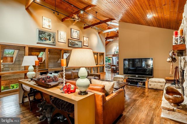 7 BITTERSWEET DR, West Chester, PA 19382