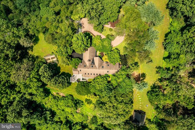 7 BITTERSWEET DR, West Chester, PA 19382
