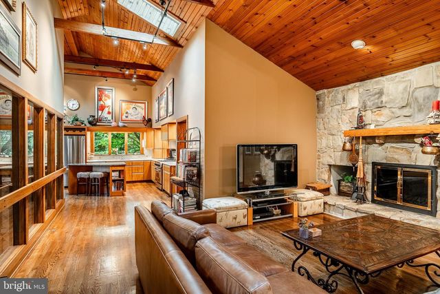 7 BITTERSWEET DR, West Chester, PA 19382