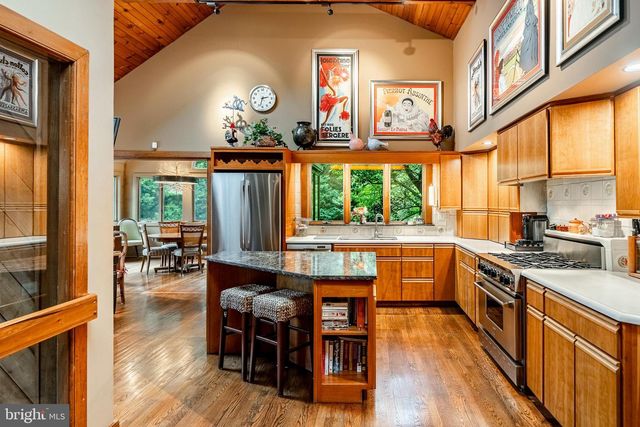 7 BITTERSWEET DR, West Chester, PA 19382