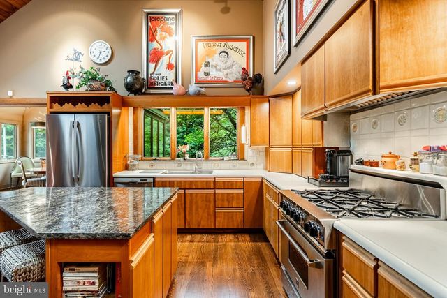 7 BITTERSWEET DR, West Chester, PA 19382