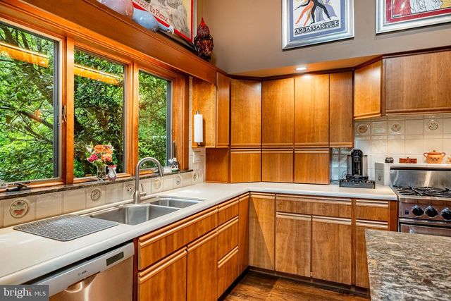 7 BITTERSWEET DR, West Chester, PA 19382