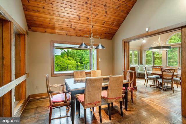7 BITTERSWEET DR, West Chester, PA 19382