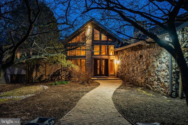 7 BITTERSWEET DR, West Chester, PA 19382