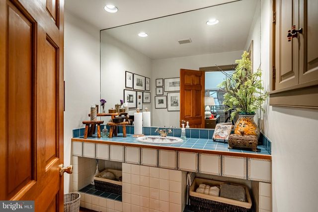 7 BITTERSWEET DR, West Chester, PA 19382