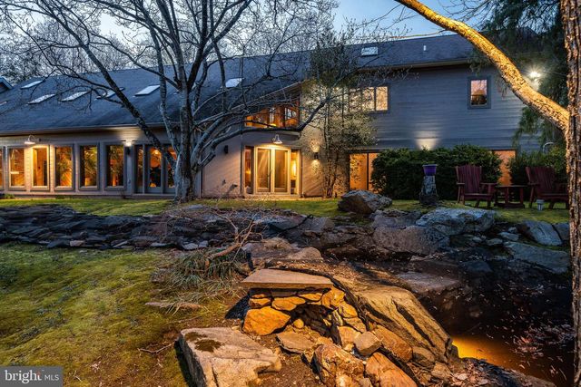 7 BITTERSWEET DR, West Chester, PA 19382