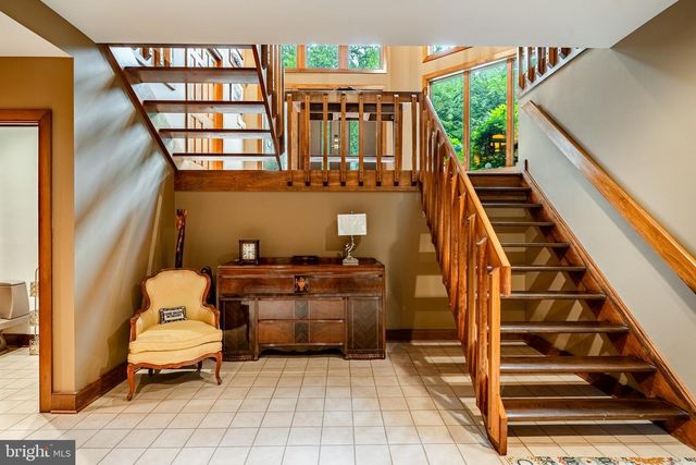 7 BITTERSWEET DR, West Chester, PA 19382