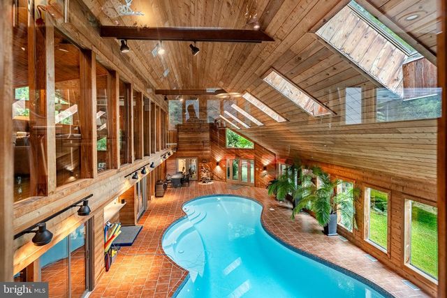7 BITTERSWEET DR, West Chester, PA 19382
