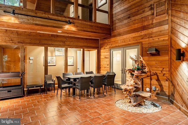 7 BITTERSWEET DR, West Chester, PA 19382