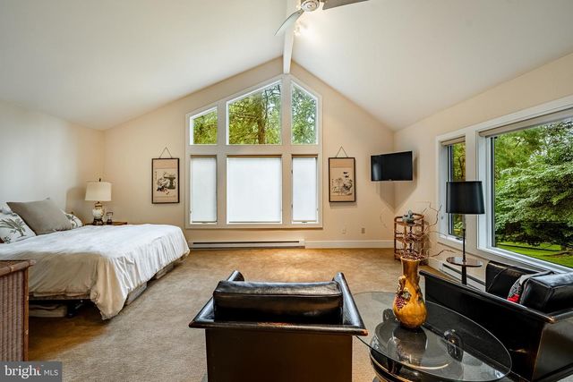 7 BITTERSWEET DR, West Chester, PA 19382