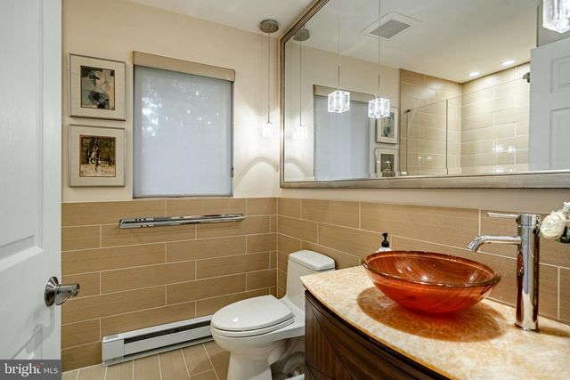 7 BITTERSWEET DR, West Chester, PA 19382