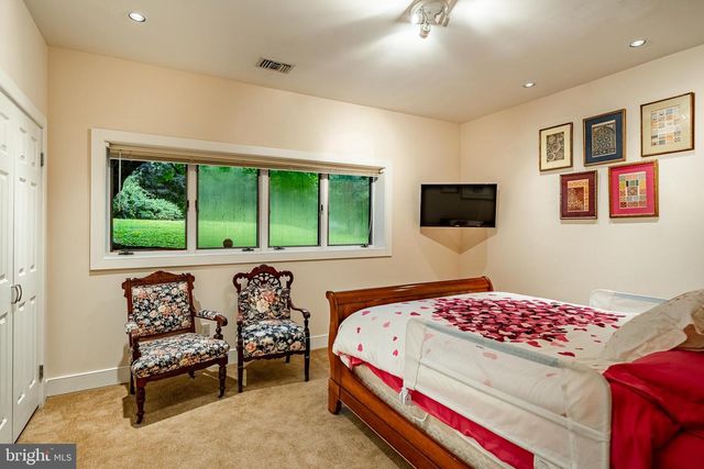 7 BITTERSWEET DR, West Chester, PA 19382