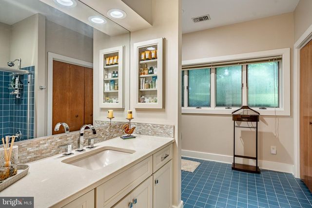 7 BITTERSWEET DR, West Chester, PA 19382
