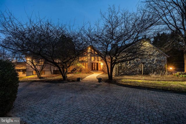 7 BITTERSWEET DR, West Chester, PA 19382