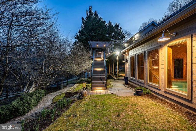 7 BITTERSWEET DR, West Chester, PA 19382