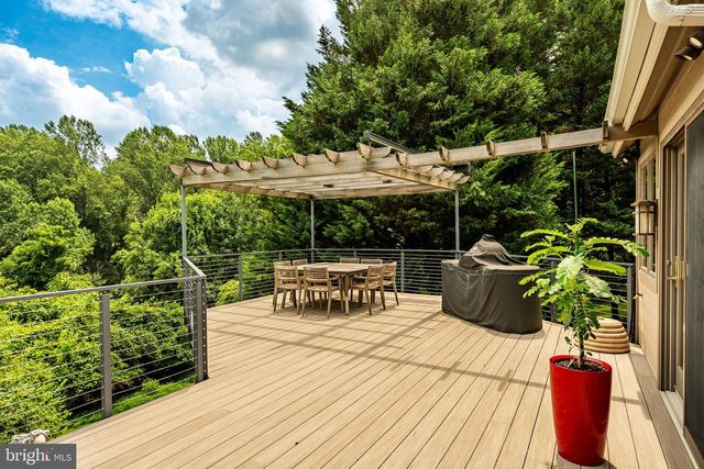 7 BITTERSWEET DR, West Chester, PA 19382