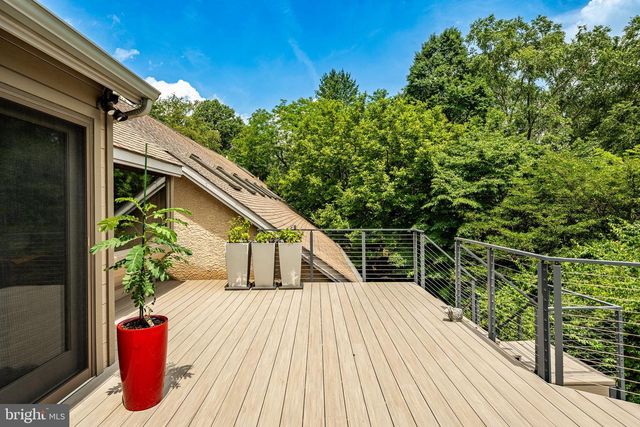 7 BITTERSWEET DR, West Chester, PA 19382