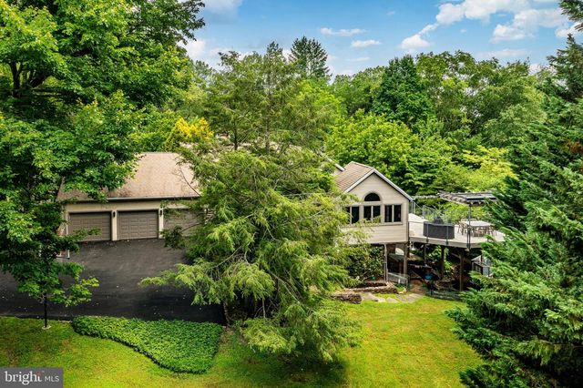 7 BITTERSWEET DR, West Chester, PA 19382