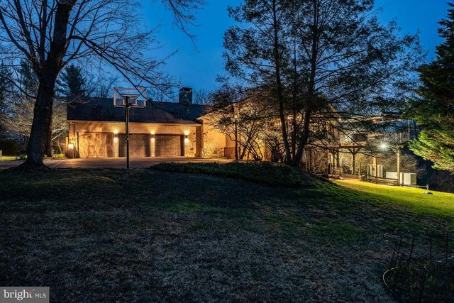 7 BITTERSWEET DR, West Chester, PA 19382