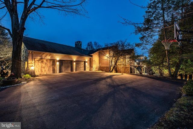 7 BITTERSWEET DR, West Chester, PA 19382