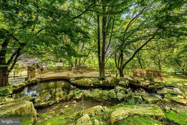 7 BITTERSWEET DR, West Chester, PA 19382