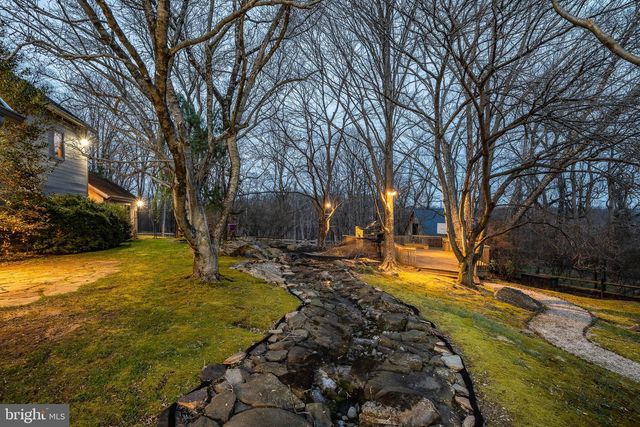 7 BITTERSWEET DR, West Chester, PA 19382