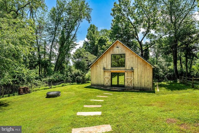 7 BITTERSWEET DR, West Chester, PA 19382