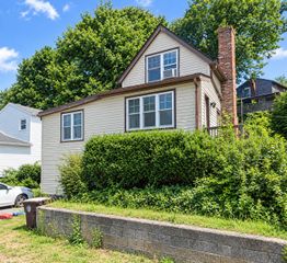 91 Kings Cove Beach Rd, Weymouth, MA 02191