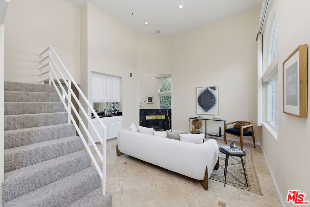 Image 11 of property listing at 3900 Beethoven Street 302, Los Angeles, CA 90066