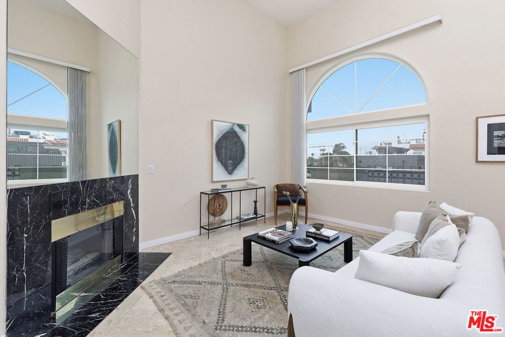 Image 13 of property listing at 3900 Beethoven Street 302, Los Angeles, CA 90066