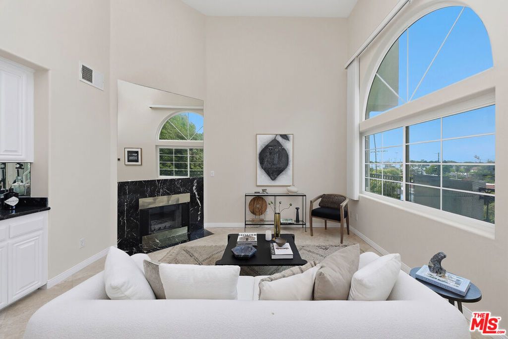 Image 2 of property listing at 3900 Beethoven Street 302, Los Angeles, CA 90066