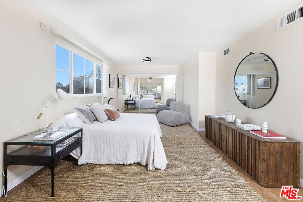 Image 21 of property listing at 3900 Beethoven Street 302, Los Angeles, CA 90066