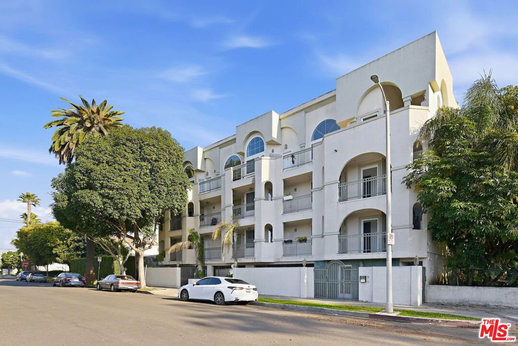 Image 35 of property listing at 3900 Beethoven Street 302, Los Angeles, CA 90066