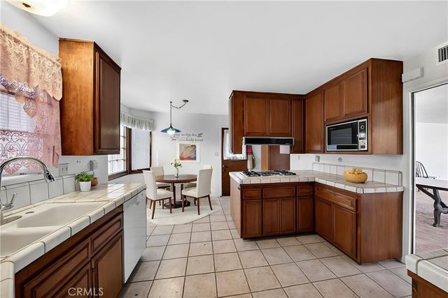 203 N Royal Place, Anaheim, CA 92806