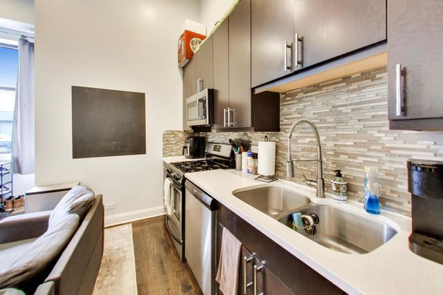 3815 N Kedzie Avenue 1N, Chicago, IL 60618