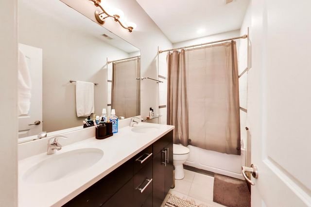 3815 N Kedzie Avenue 1N, Chicago, IL 60618