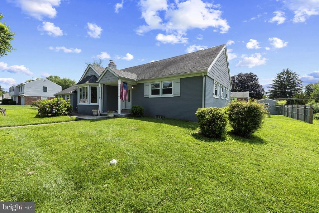 3897 BYRON RD, Huntingdon Valley, PA 19006